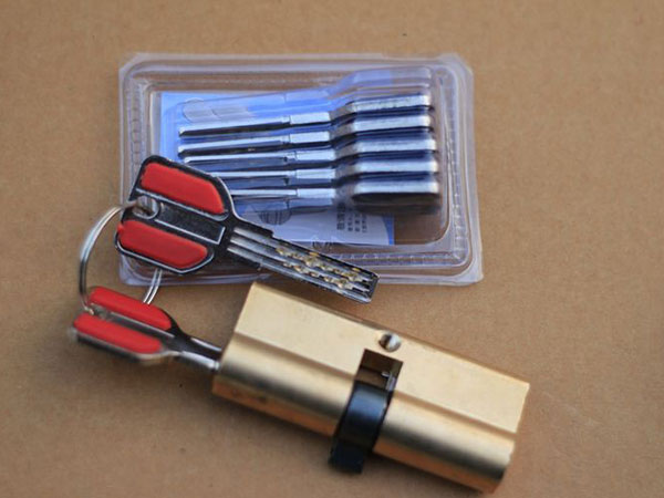 岚皋24小时上门开锁公司